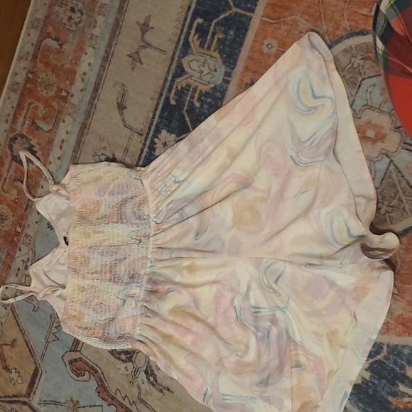 Nwot cut out romper - Picture 3 of 3